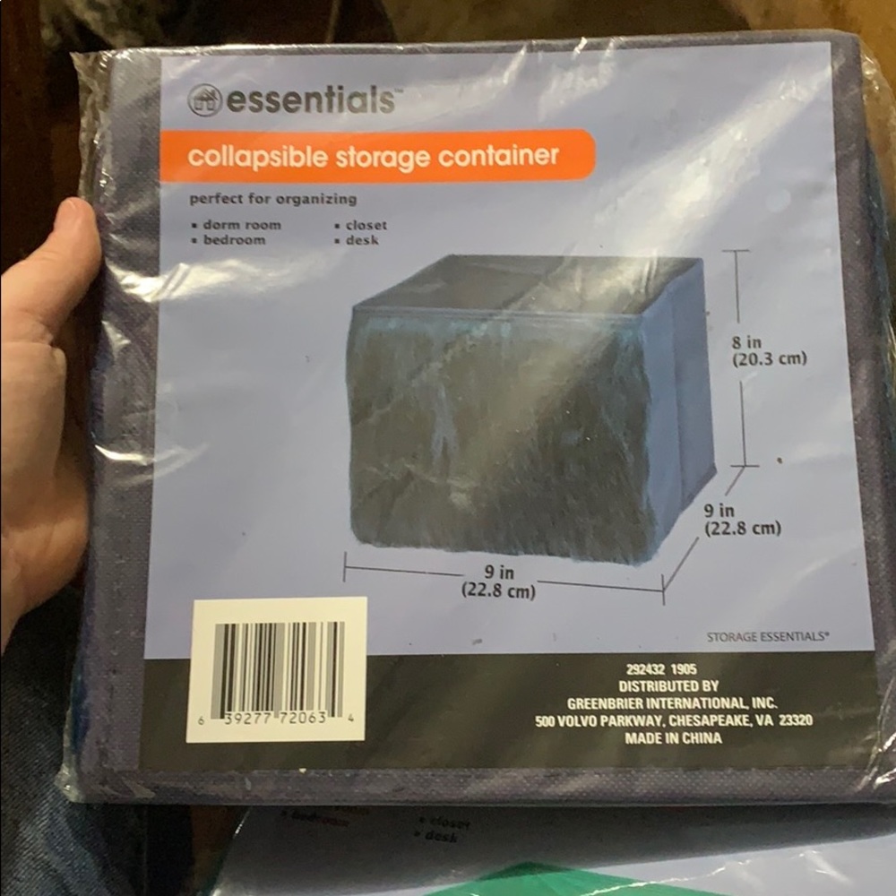 Storage containers - Picture 3 of 3